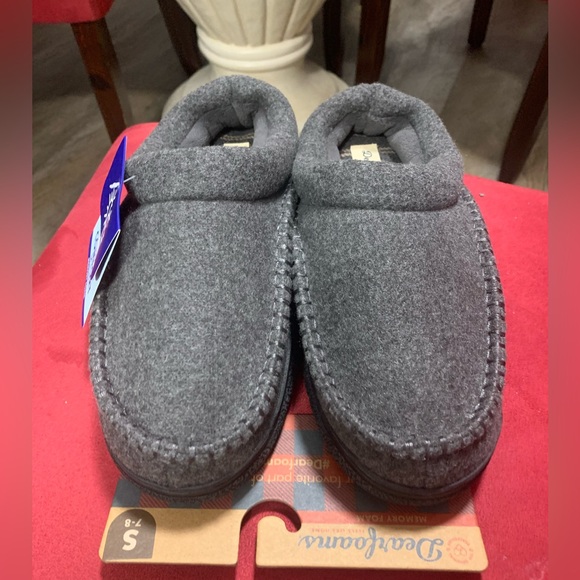 Brand new with tags Men’s DearFoarms Gray Memory Foam Slippers - Picture 2 of 8